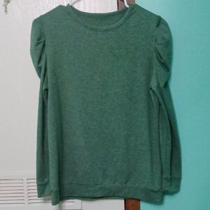 Green Long Sleeve Top